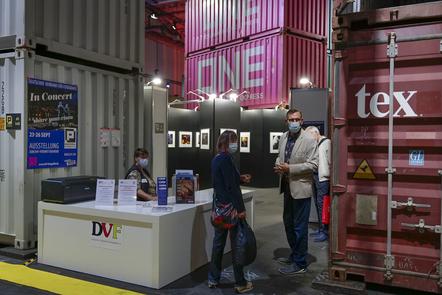 Halle A1.148 - DVF-Infostand und Eingang zur DVF-Ausstellung  © WE